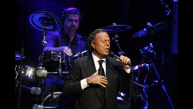 Julio Iglesias ACL picture show
