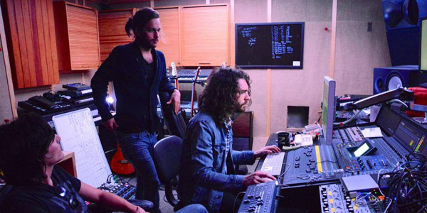 Reyno grabando disco